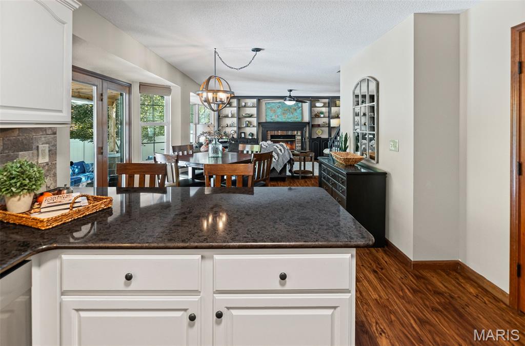 Edwardsville, Illinois 62025, United States, 4 Bedrooms Bedrooms, ,3 BathroomsBathrooms,Residential,Active,202954