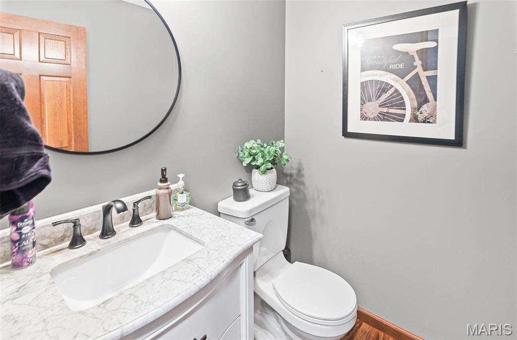 Edwardsville, Illinois 62025, United States, 4 Bedrooms Bedrooms, ,3 BathroomsBathrooms,Residential,Active,202954