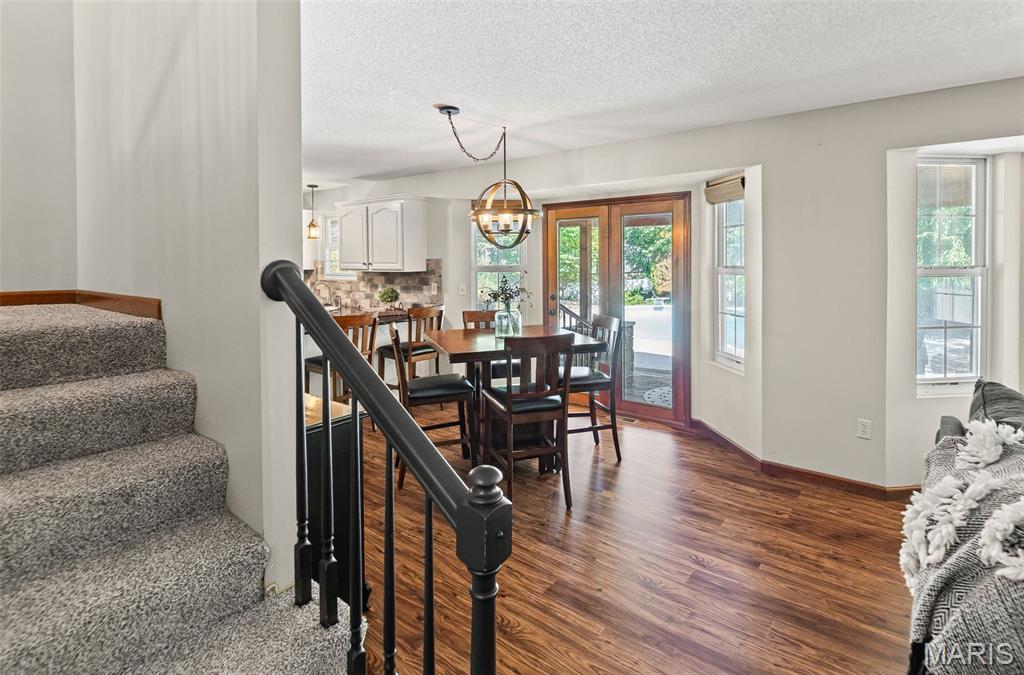 Edwardsville, Illinois 62025, United States, 4 Bedrooms Bedrooms, ,3 BathroomsBathrooms,Residential,Active,202954