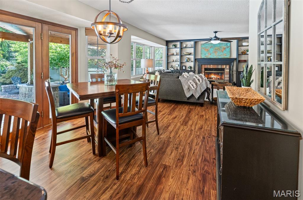 Edwardsville, Illinois 62025, United States, 4 Bedrooms Bedrooms, ,3 BathroomsBathrooms,Residential,Active,202954