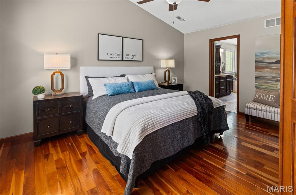 Edwardsville, Illinois 62025, United States, 4 Bedrooms Bedrooms, ,3 BathroomsBathrooms,Residential,Active,202954