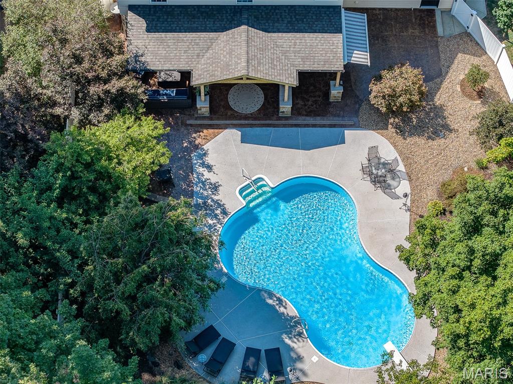 Edwardsville, Illinois 62025, United States, 4 Bedrooms Bedrooms, ,3 BathroomsBathrooms,Residential,Active,202954