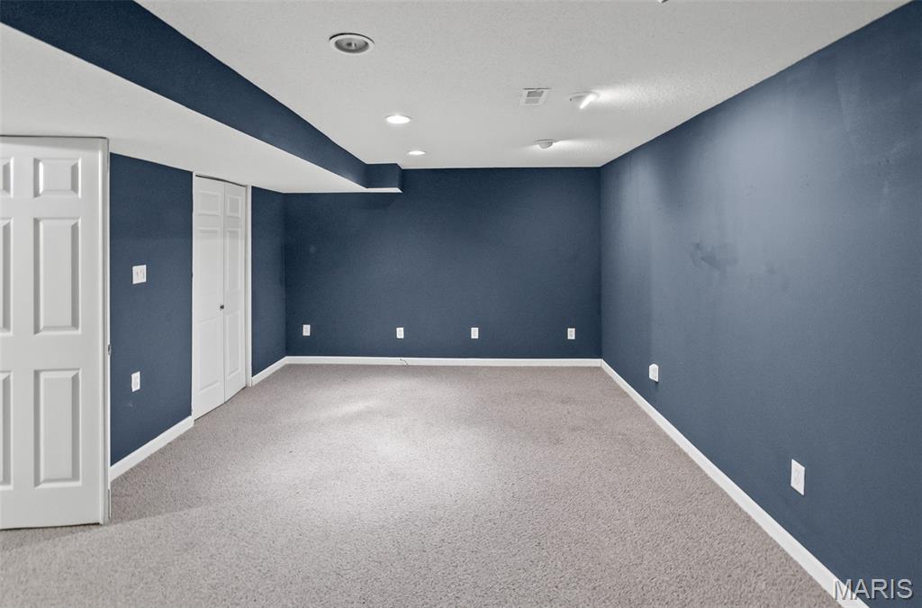 Edwardsville, Illinois 62025, United States, 4 Bedrooms Bedrooms, ,3 BathroomsBathrooms,Residential,Active,202954