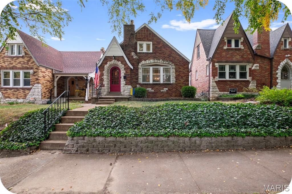 Photo of 4020 Parker Avenue, St Louis, MO 63116 (MLS # 25072895)