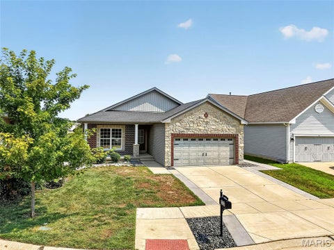 Tiny photo for 15 Country Trail Court, Lake Saint Louis, MO 63367 (MLS # 26048986)