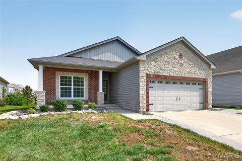 Tiny photo for 15 Country Trail Court, Lake Saint Louis, MO 63367 (MLS # 26048986)