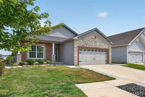 Tiny photo for 15 Country Trail Court, Lake Saint Louis, MO 63367 (MLS # 26048986)