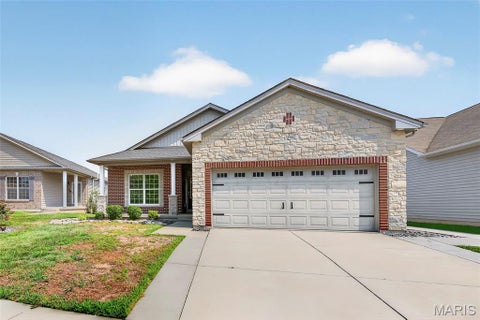 Tiny photo for 15 Country Trail Court, Lake Saint Louis, MO 63367 (MLS # 26048986)