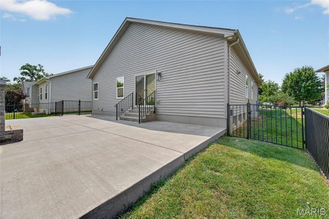 Tiny photo for 15 Country Trail Court, Lake Saint Louis, MO 63367 (MLS # 26048986)