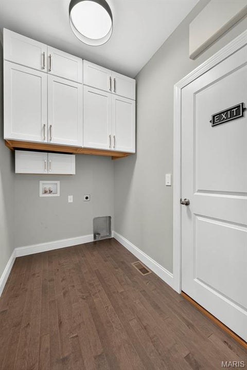 Tiny photo for 15 Country Trail Court, Lake Saint Louis, MO 63367 (MLS # 26048986)