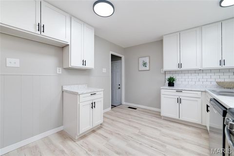 Tiny photo for 10430 Castle Drive Dr, St Louis, MO 63136 (MLS # 26007763)