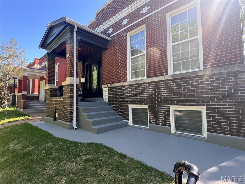 Photo of 3930 Pennsylvania Avenue, St Louis, MO 63118 (MLS # 26024737)