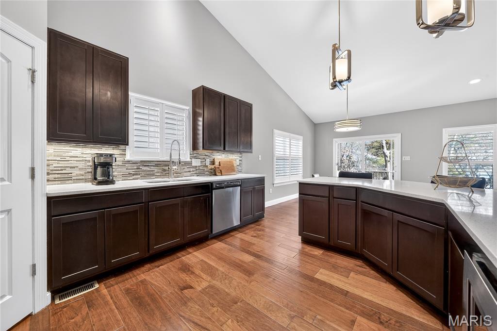 956 Ridgepointe Place Circle