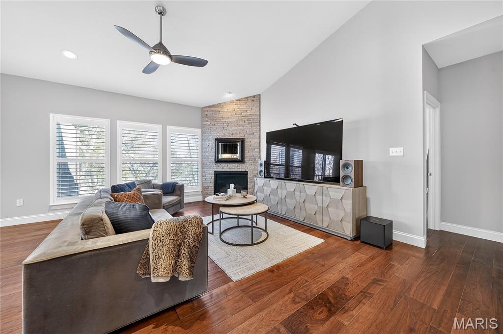 956 Ridgepointe Place Circle