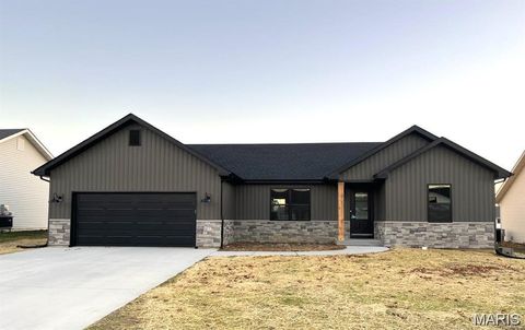 136 Garrettford Drive Bethalto IL 62010