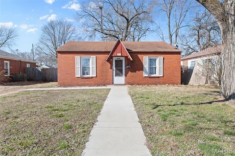 217 Whitelaw Avenue East Alton IL 62024