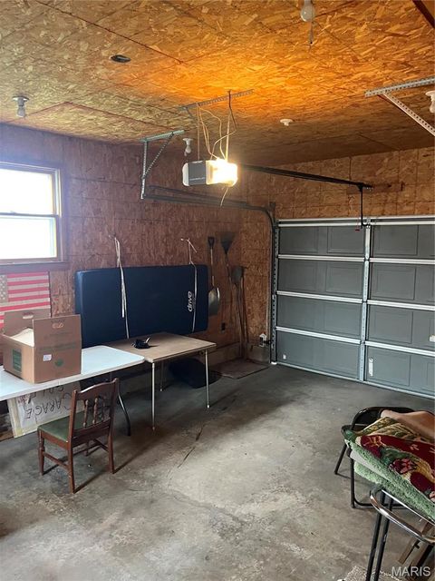 Tiny photo for 811 S Court, Bowling Green, MO 63334 (MLS # 26018671)