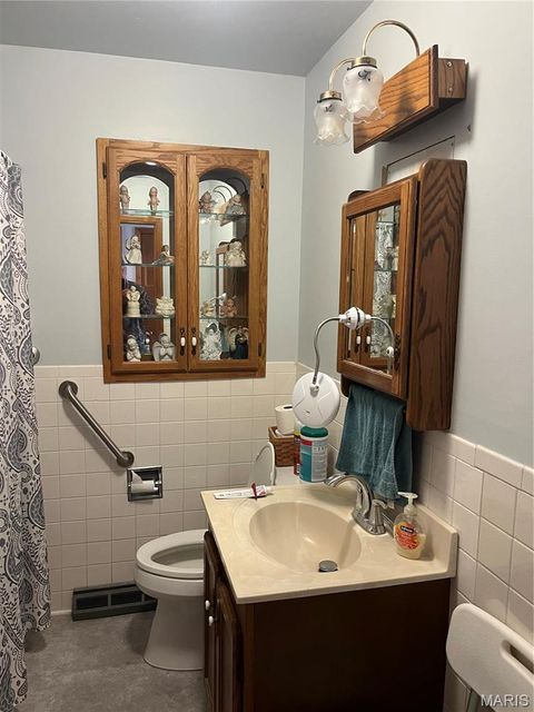 Tiny photo for 811 S Court, Bowling Green, MO 63334 (MLS # 26018671)