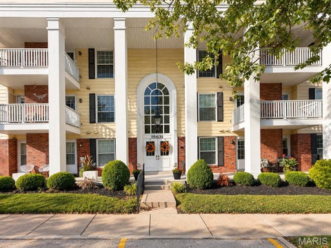 Photo of 15631 Hedgeford Court #9, Chesterfield, MO 63017 (MLS # 26060386)