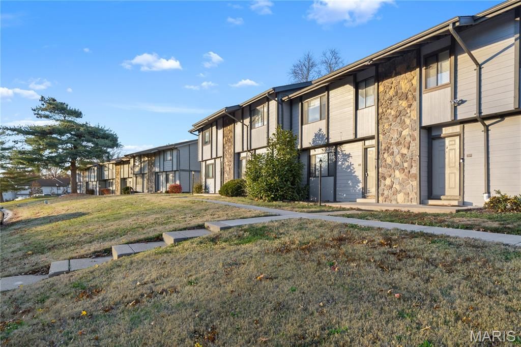 Photo of 2503 Savoy Drive #2503, Lake Saint Louis, MO 63367 (MLS # 25079079)