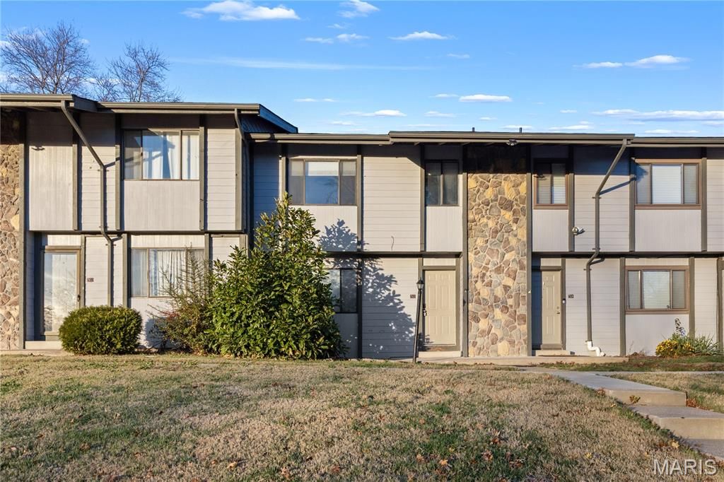 Photo of 2503 Savoy Drive #2503, Lake Saint Louis, MO 63367 (MLS # 25079079)