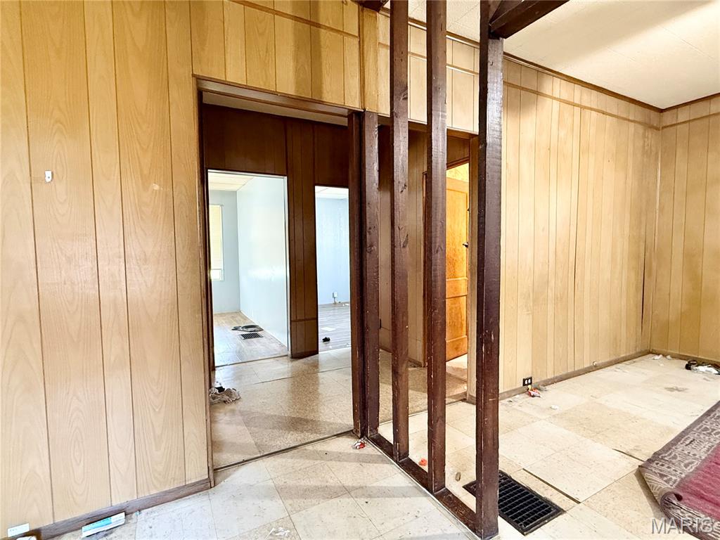 West Walnut Manor - Residential