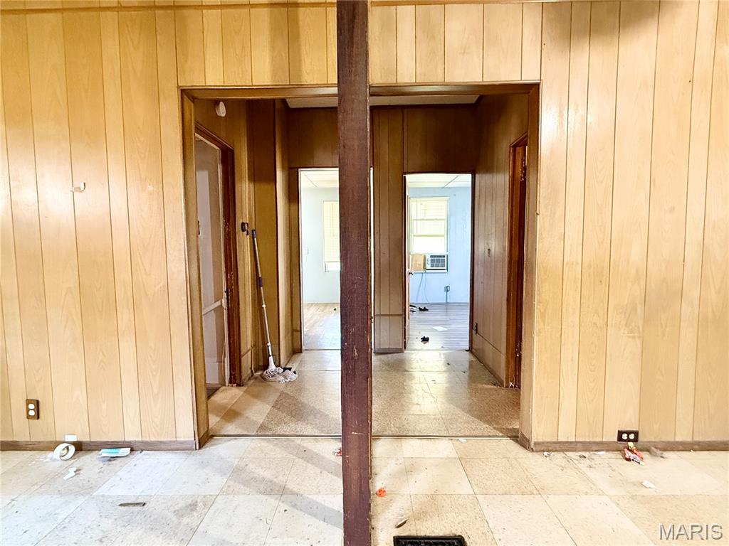 West Walnut Manor - Residential