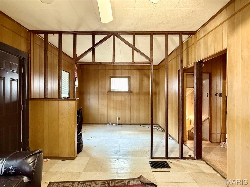 West Walnut Manor - Residential