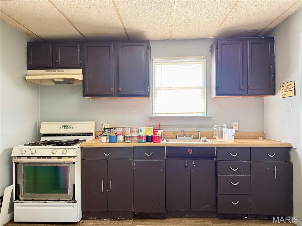 West Walnut Manor - Residential