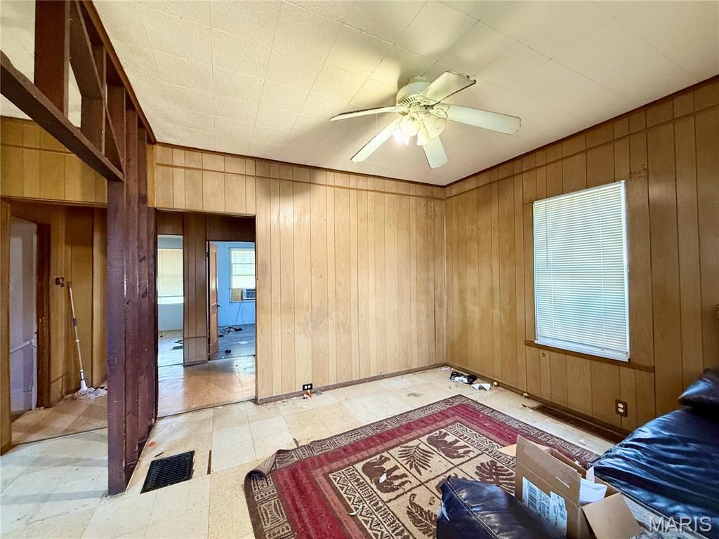 Photo of 5819 Helen Avenue, Jennings, MO 63136 (MLS # 26020422)