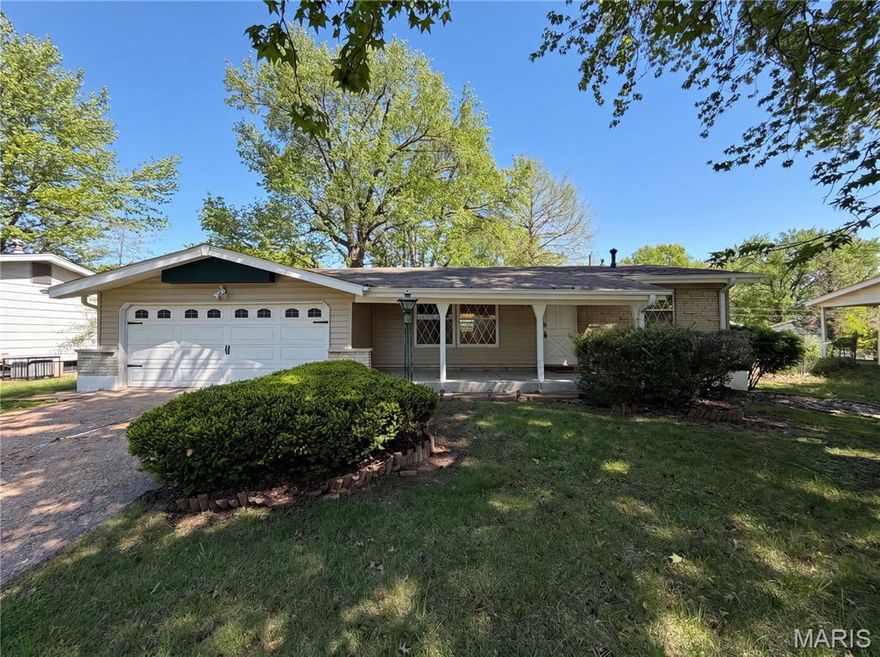 Step into 1321 Petite Dr, a residence recently transformed with fresh interior paint and new appliances providing a modern living space. The kitchen is a focal point, equipped with all stainless steel appliances and enhanced by a stylish accent backsplash. Outside, a versatile deck extends the usable area, connecting seamlessly to the fully fenced in backyard. This home is a perfect blend of fresh updates and outdoor convenience.. Included 100-Day Home Warranty with buyer activation