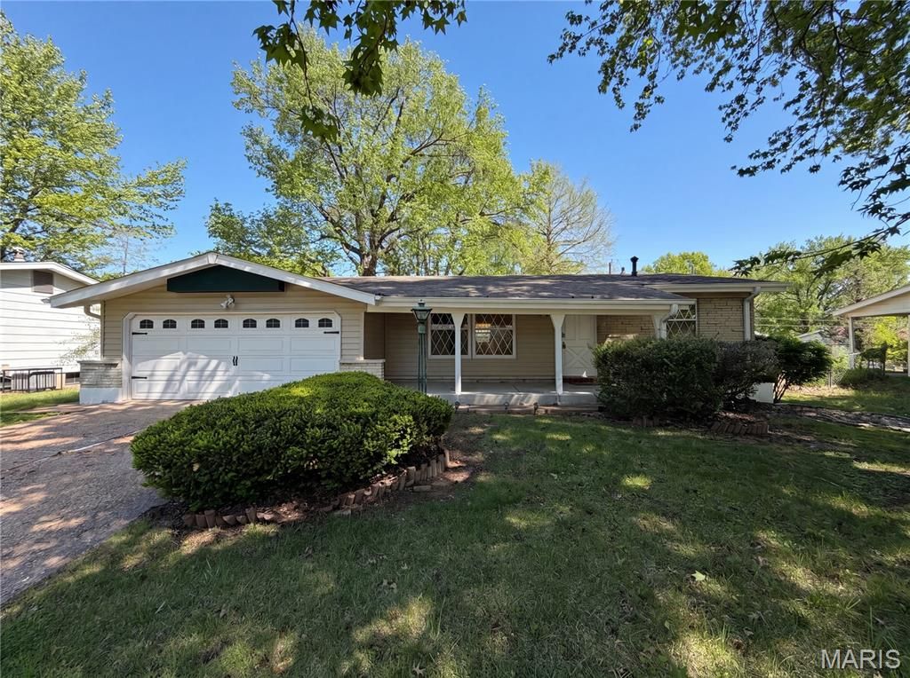 Photo of 1321 Petite Drive, St Louis, MO 63138 (MLS # 26024124)