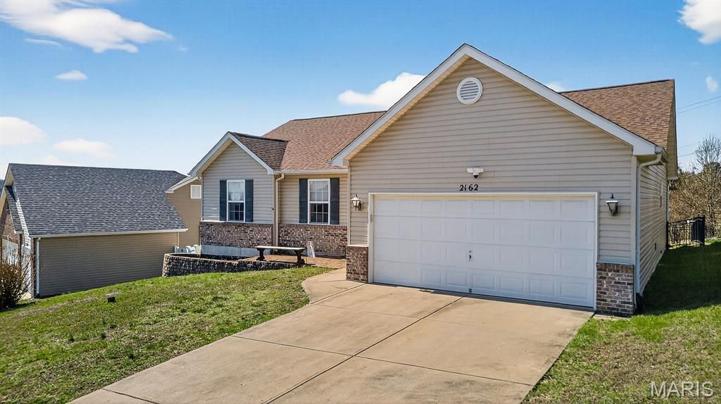 Photo of 2162 Oakglen Street, Imperial, MO 63052 (MLS # 26005296)