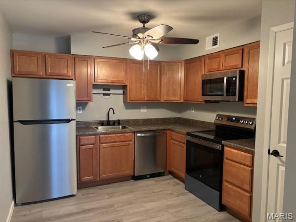 Photo of 12842 Portulaca Drive #H, St Louis, MO 63146 (MLS # 25080083)