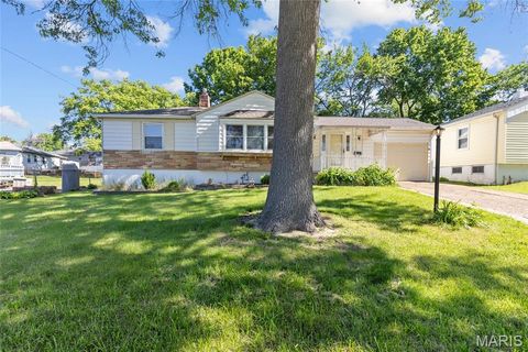 Photo of 9427 Atwood Drive, Affton, MO 63123 (MLS # 26031257)