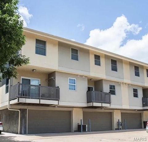 101 Half Moon Bay Lane Ballwin MO 63011