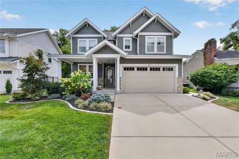 Photo of 146 Girard Place, Kirkwood, MO 63122 (MLS # 26059244)