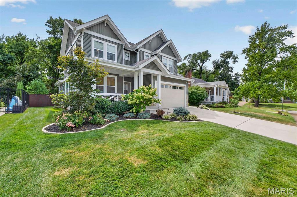 Photo of 146 Girard Place, Kirkwood, MO 63122 (MLS # 26059244)