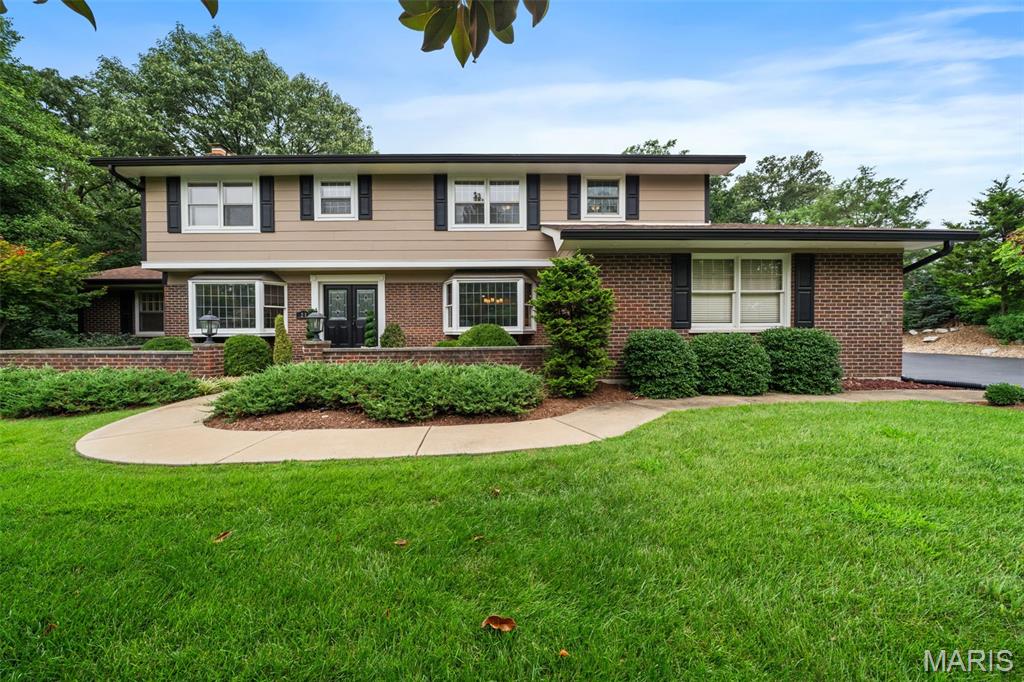 21 Meadowbrook Country Club Estate Estate