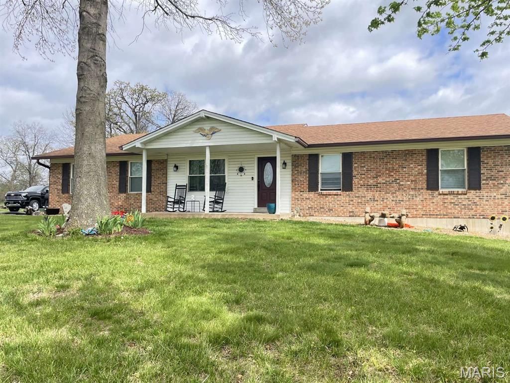 Photo of 1118 Emerald Drive, Moscow Mills, MO 63362 (MLS # 26023548)
