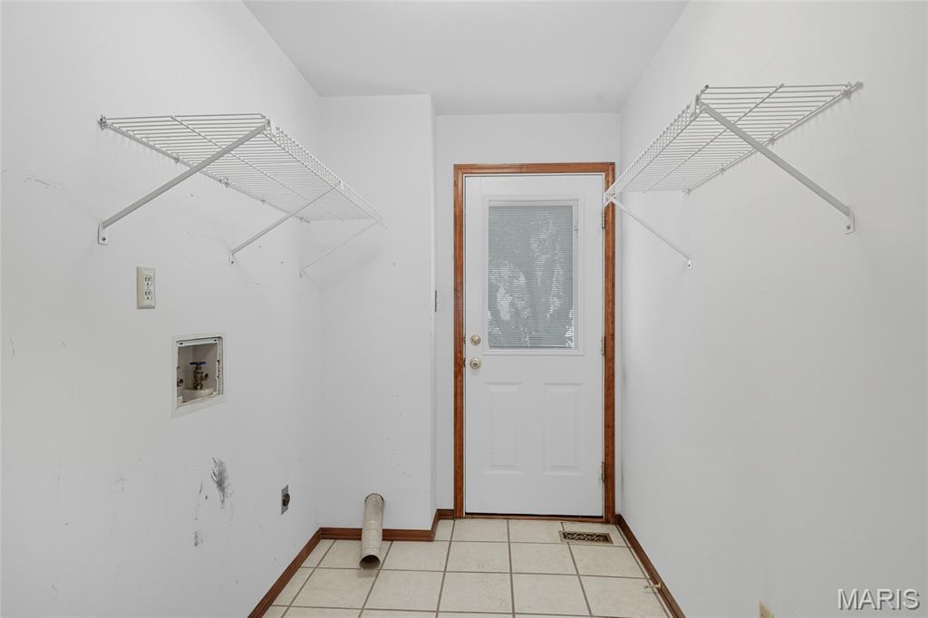 Chesterfield, Missouri 63005, United States, 4 Bedrooms Bedrooms, ,3 BathroomsBathrooms,Residential,Coming Soon,223703