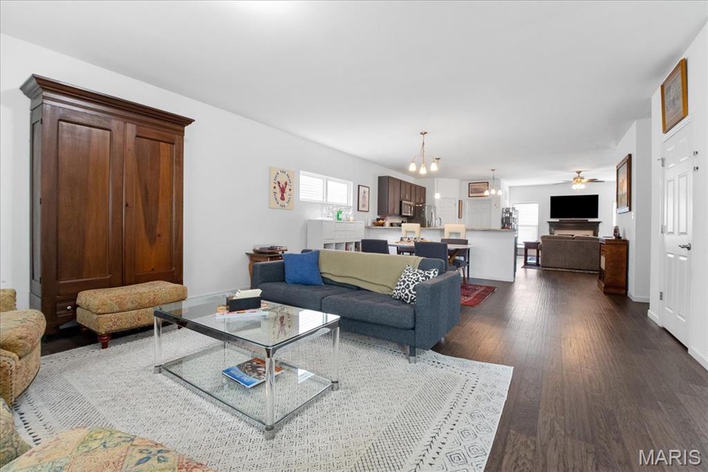 St Louis, Missouri 63104, United States, 3 Bedrooms Bedrooms, ,3 BathroomsBathrooms,Residential,Active,124563