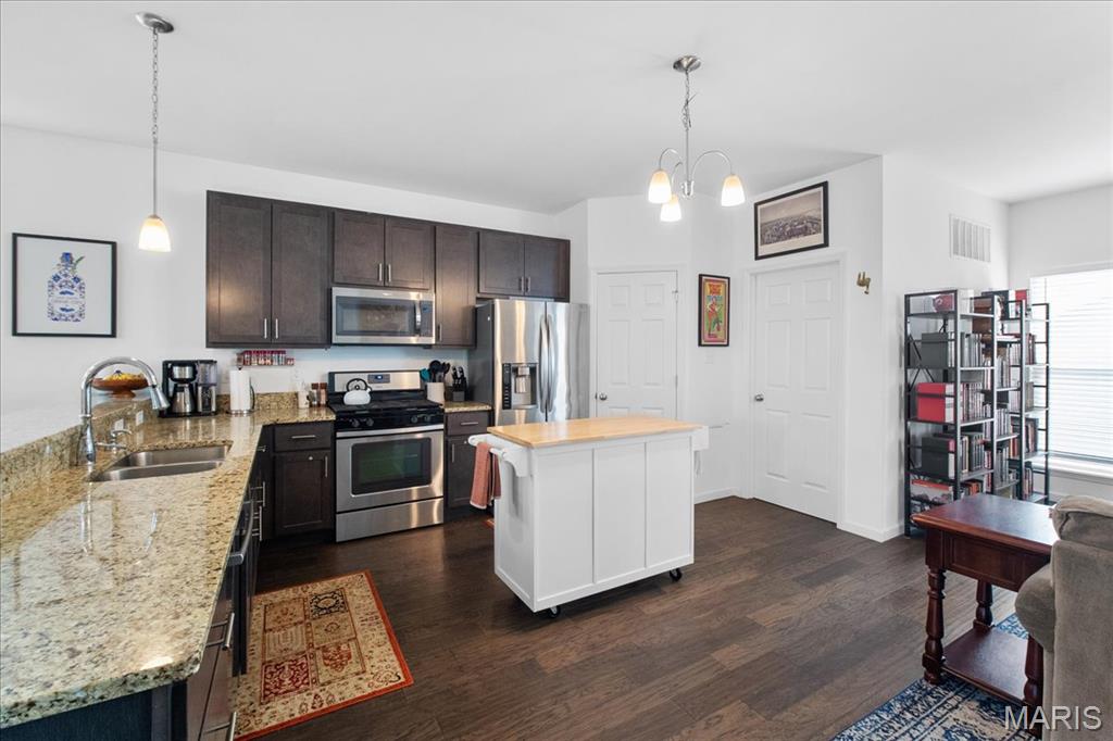 St Louis, Missouri 63104, United States, 3 Bedrooms Bedrooms, ,3 BathroomsBathrooms,Residential,Active,124563