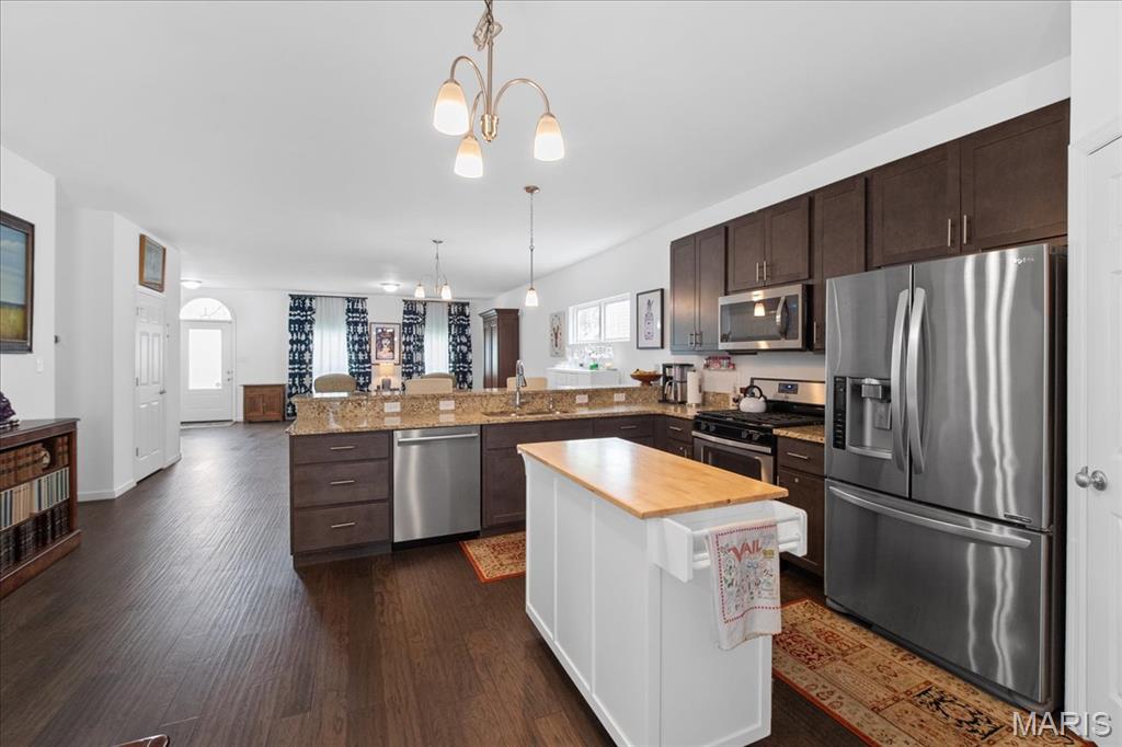 St Louis, Missouri 63104, United States, 3 Bedrooms Bedrooms, ,3 BathroomsBathrooms,Residential,Active,124563