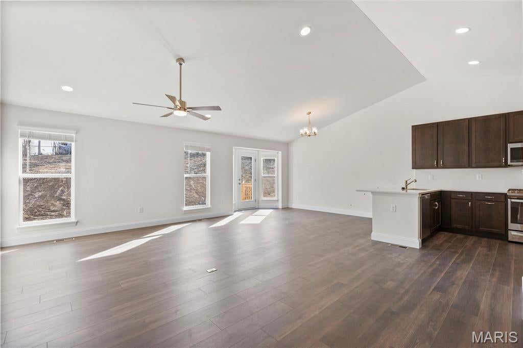1146 Bloomfield Drive