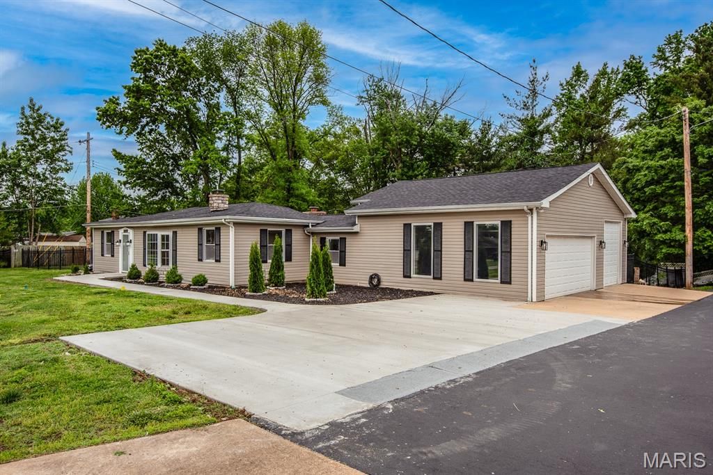 Photo of 9854 E Concord Road, Unincorporated, MO 63128 (MLS # 26025212)