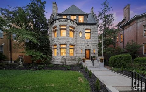 Photo of 4410 Westminster Place, St Louis, MO 63108 (MLS # 26014599)