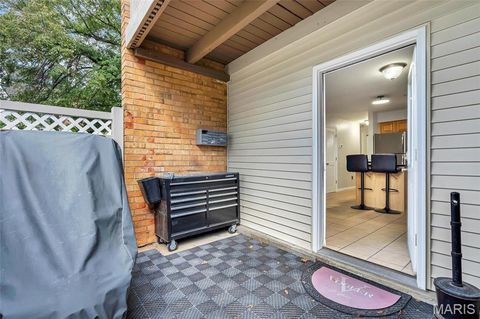 Tiny photo for 950 E Rue De La Banque St #L1, Creve Coeur, MO 63141 (MLS # 25071196)