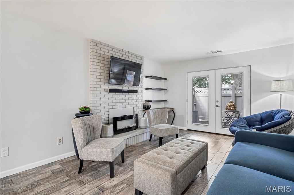 950 E Rue De La Banque L1