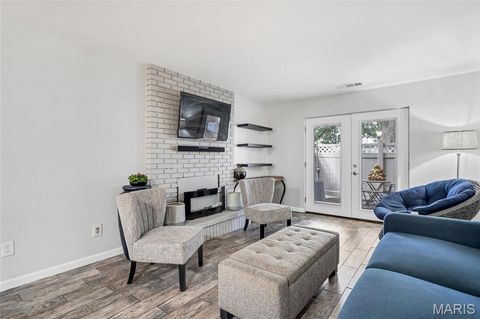 Tiny photo for 950 E Rue De La Banque St #L1, Creve Coeur, MO 63141 (MLS # 25071196)